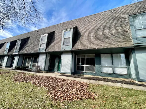 1046 Merrimar Circle N, Columbus, OH 43220