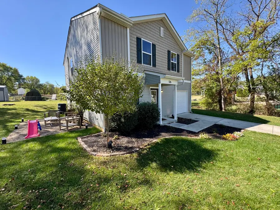 126 Twin Creek Way, Lancaster, OH 43130 - #2
