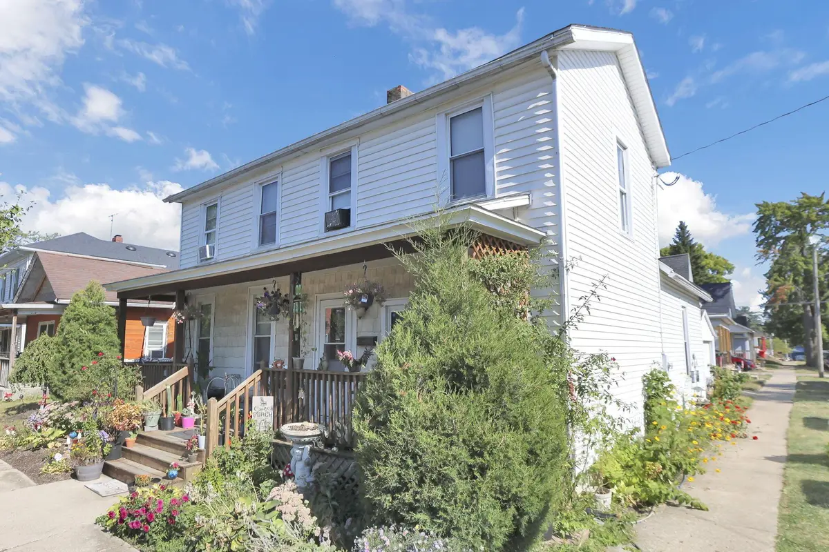 18 W Center Street, London, OH 43140 - #1