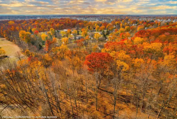 156 Arbor Lane Sw, Pataskala, OH 43062