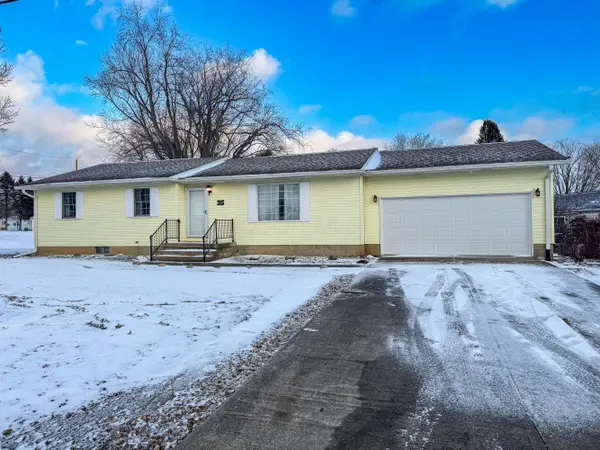 35 W Mound Street, Fredericktown, OH 43019