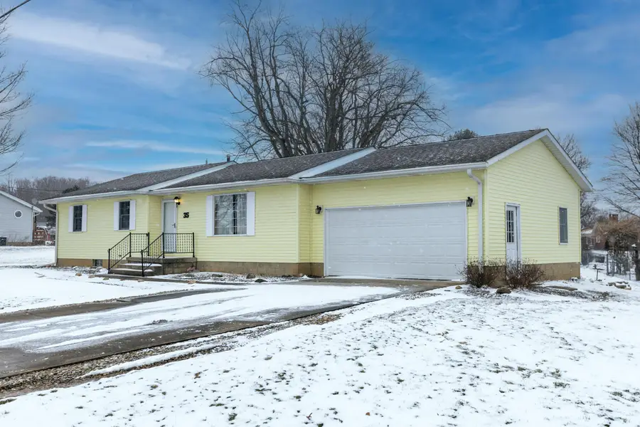 35 W Mound Street, Fredericktown, OH 43019 - #2