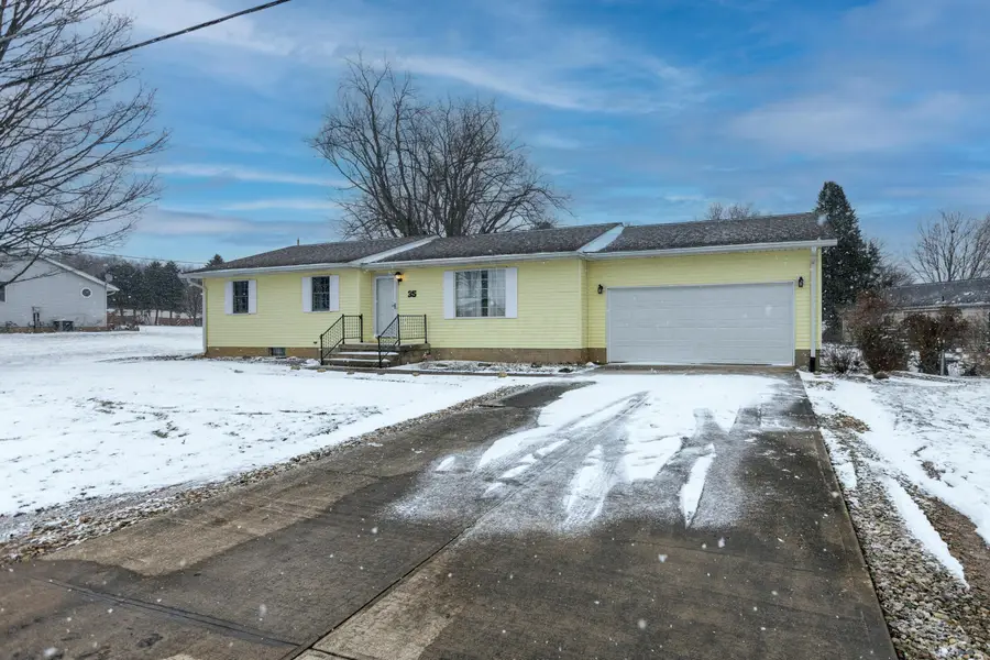 35 W Mound Street, Fredericktown, OH 43019 - #3