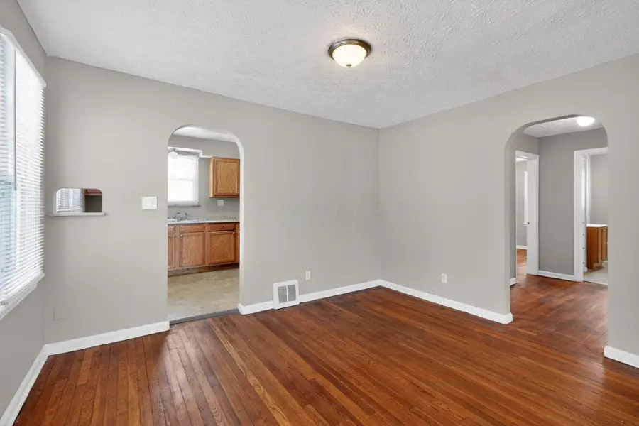 1568 Oakwood Avenue, Columbus, OH 43207 - #3