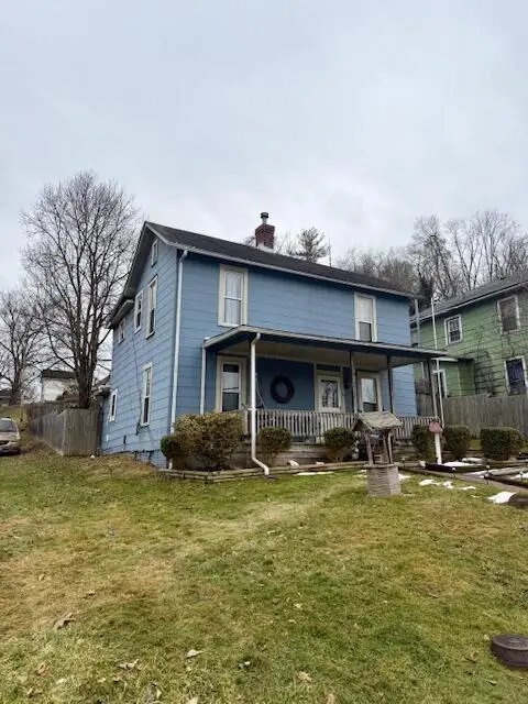 20 Maple Street, Glouster, OH 45732