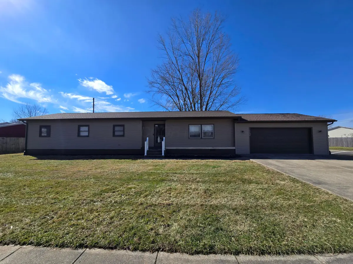 1044 Kelly Drive, Hebron, OH 43025 - #1