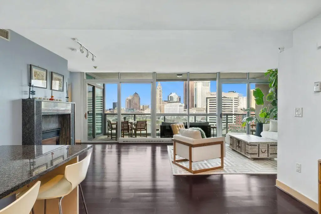 1 Miranova Place, Columbus, OH 43215 - #1