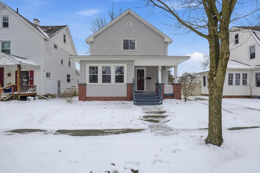 121 W Lincoln Avenue, Bellefontaine, OH 43311 - #2
