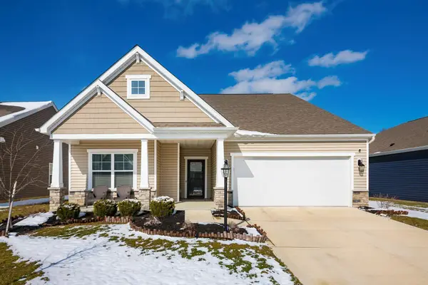 521 Curry Drive, Pataskala, OH 43062