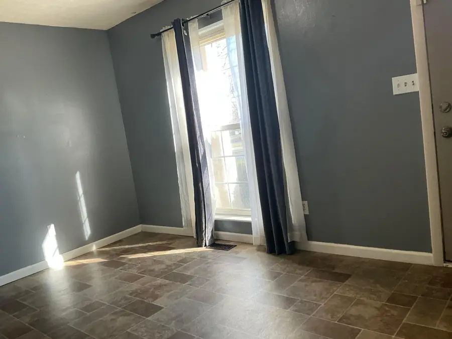 129 Beacon Run W, Columbus, OH 43228 - #3