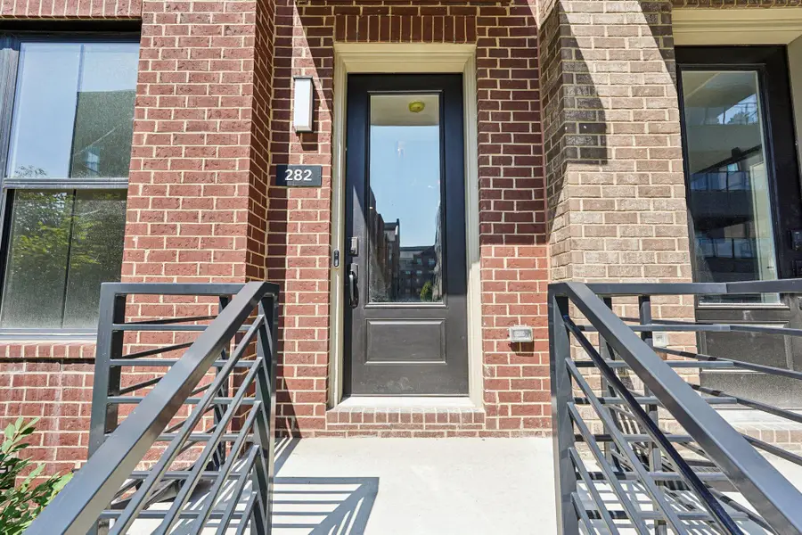 282 Dickenson Street, Columbus, OH 43215 - #3