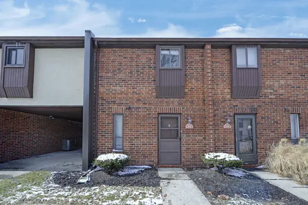 25 King Arthur Court, Westerville, OH 43081