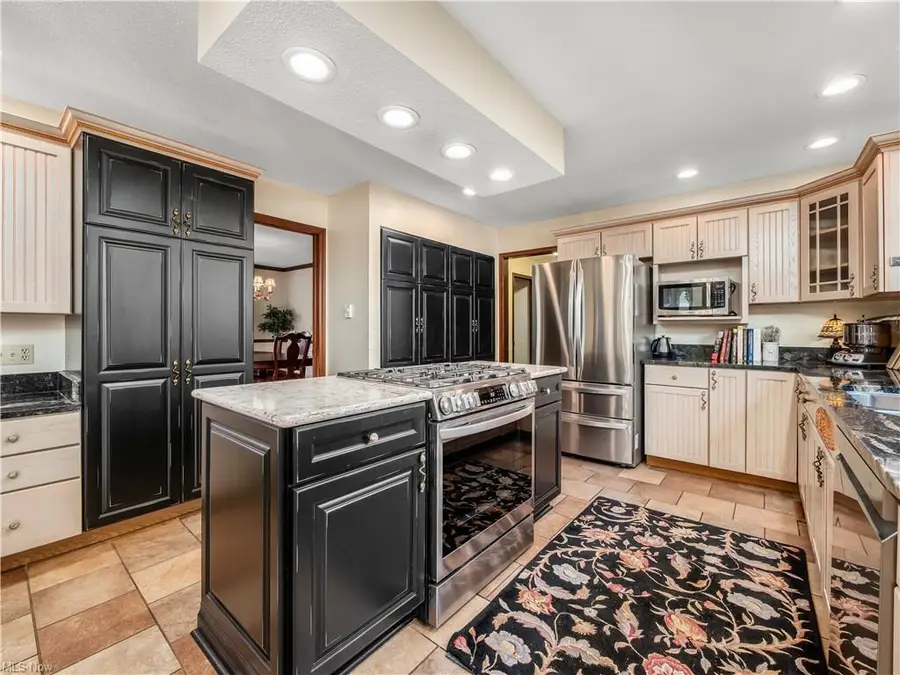 905 Center Court, Zanesville, OH 43701 - #3