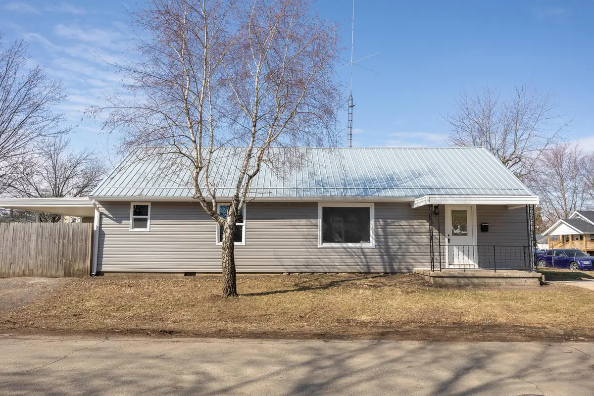 921 Yeoman Street, Washington Court House, OH 43160 - #1