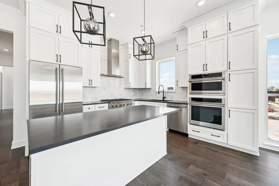 270 Dickenson Street, Columbus, OH 43215 - #3