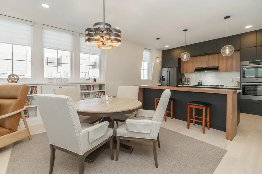 564 Lathrop Street, Columbus, OH 43206 - #3