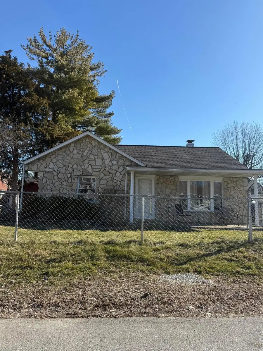 36 Putnam Avenue, West Jefferson, OH 43162 - #2