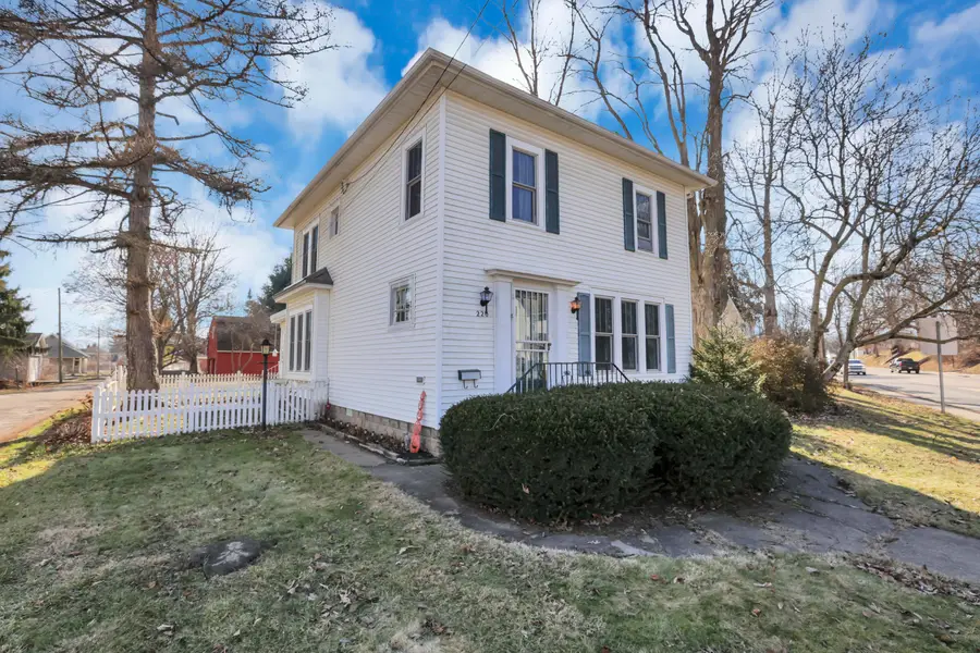 220 Coshocton Avenue, Mount Vernon, OH 43050 - #3