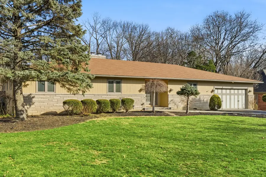 3900 Hillview Drive, Upper Arlington, OH 43220 - #2