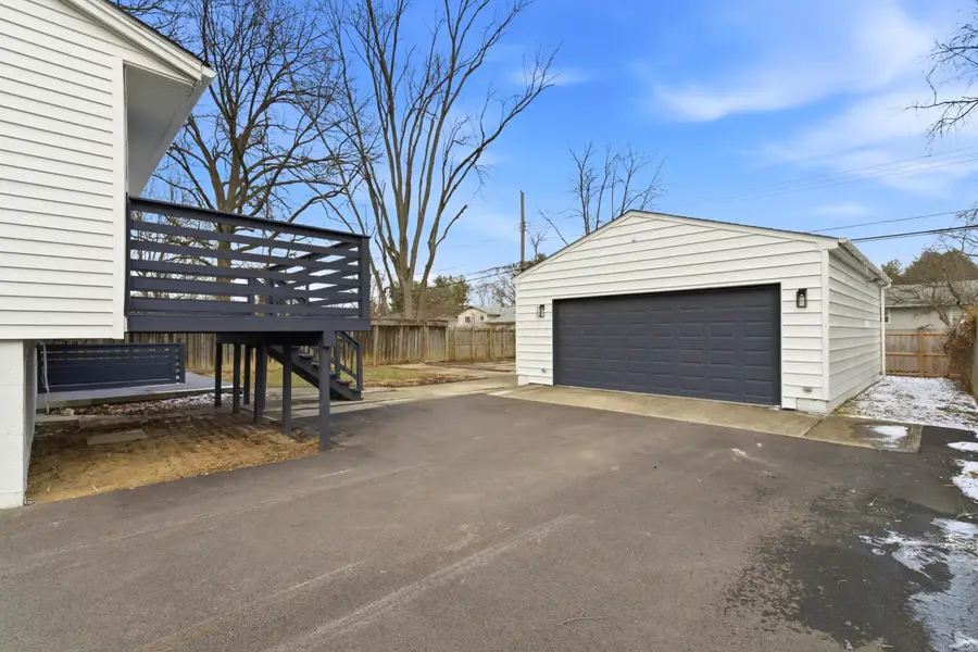 464 Foxwood Drive, Columbus, OH 43230 - #2