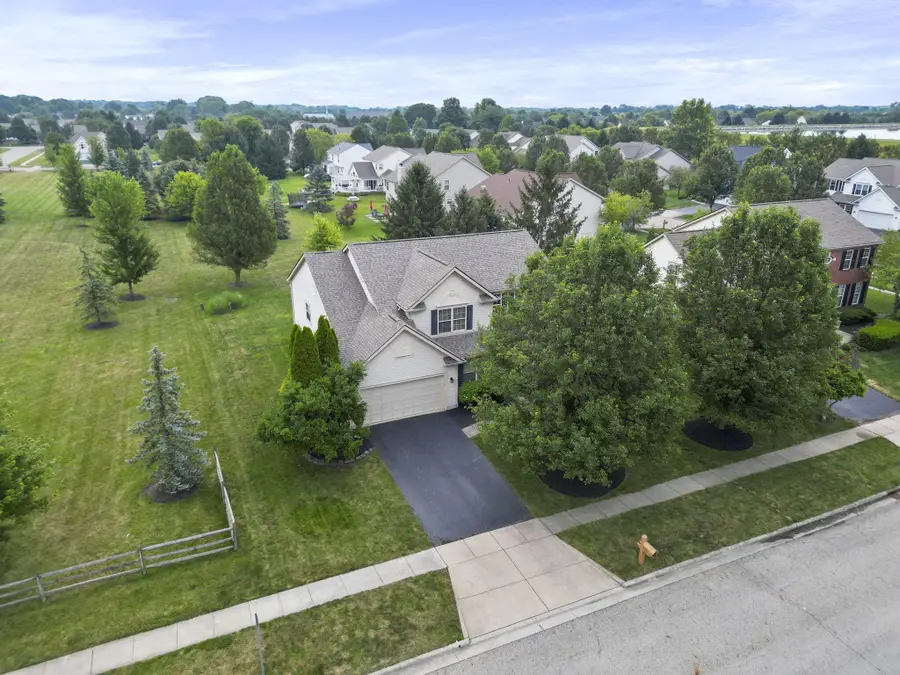 6351 Beaumont Square, Lewis Center, OH 43035 - #2