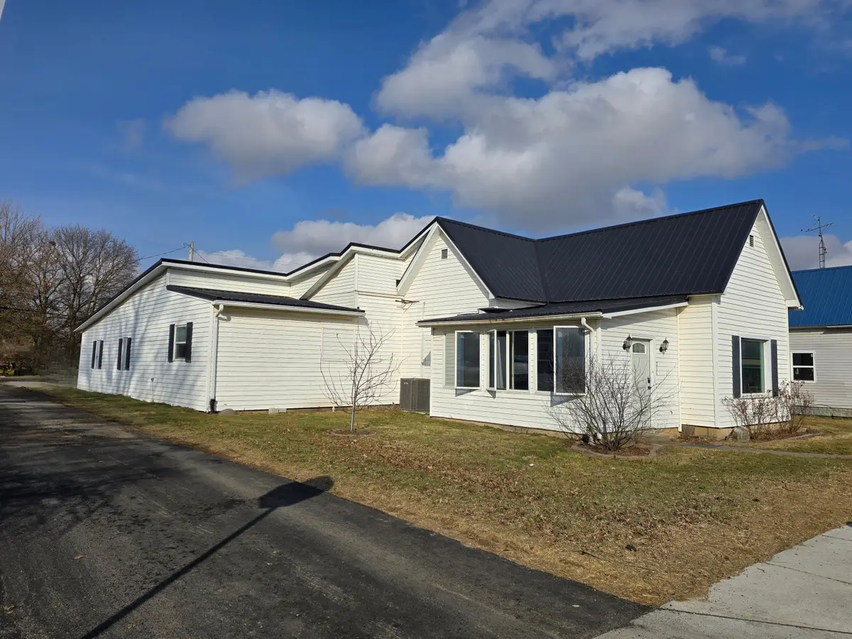 211 E Wapakoneta Street, Waynesfield, OH 45896 - #1