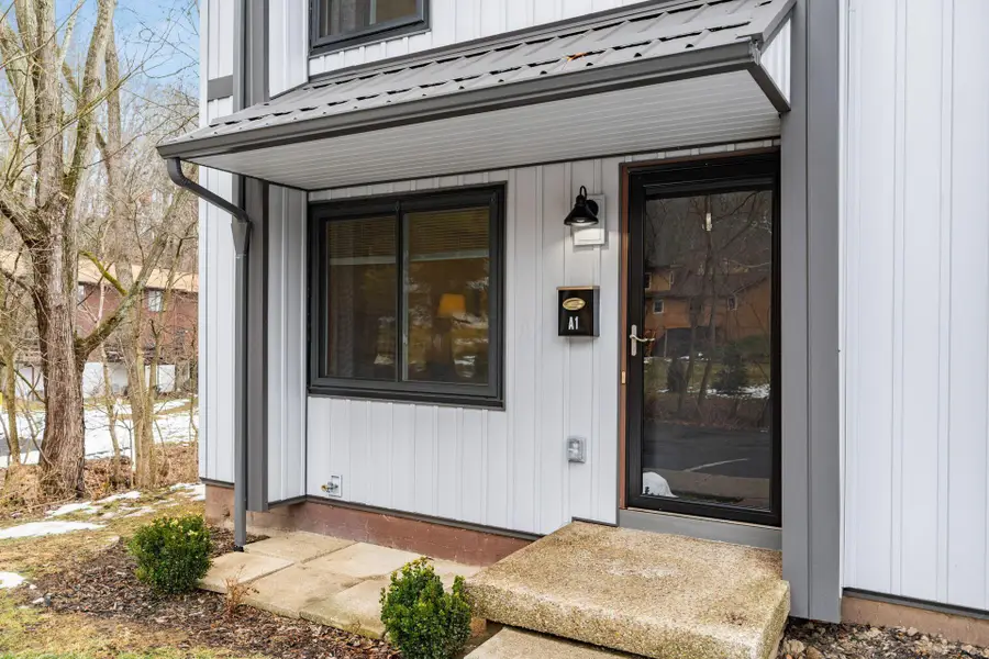 1440 Londondale Parkway, Newark, OH 43055 - #2