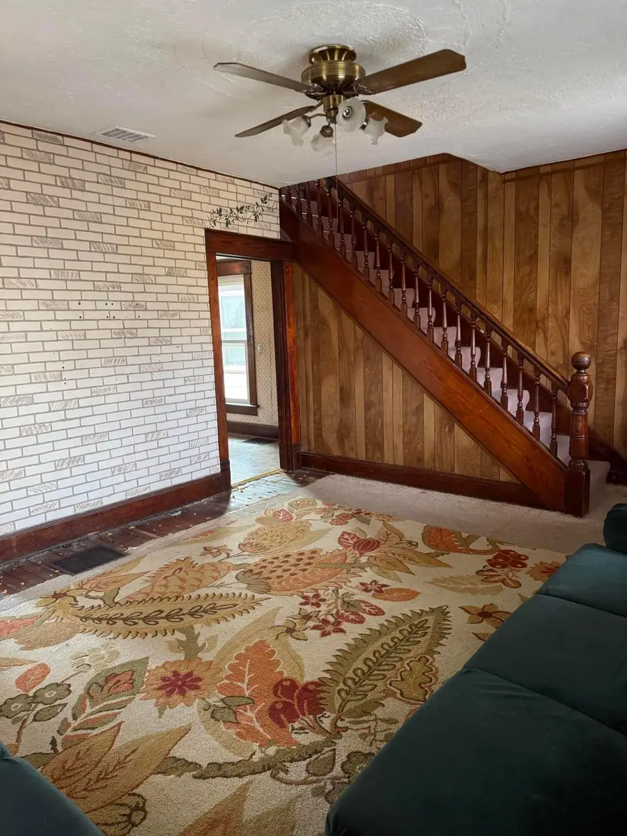 200 1/2 W Walnut Street, Mount Vernon, OH 43050 - #3