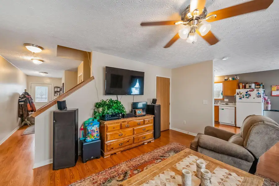 1052 Braxton Boulevard, London, OH 43140 - #3