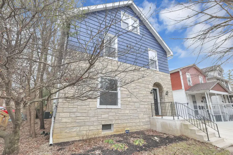 115 W Central Avenue, Delaware, OH 43015 - #3