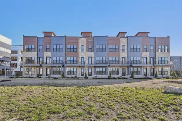 2256 Quarry Trails Drive, Columbus, OH 43228