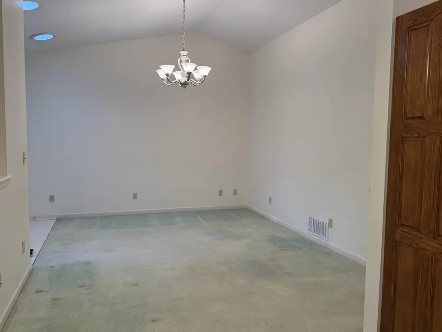 112 W Hamtramck Street, Mount Vernon, OH 43050 - #3