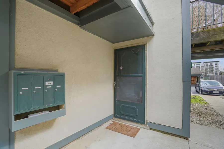 1094 Merrimar Circle S, Columbus, OH 43220 - #3