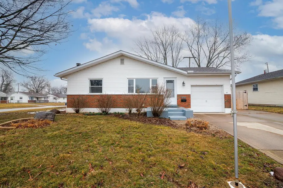 585 Hillsdale Drive, West Jefferson, OH 43162 - #2