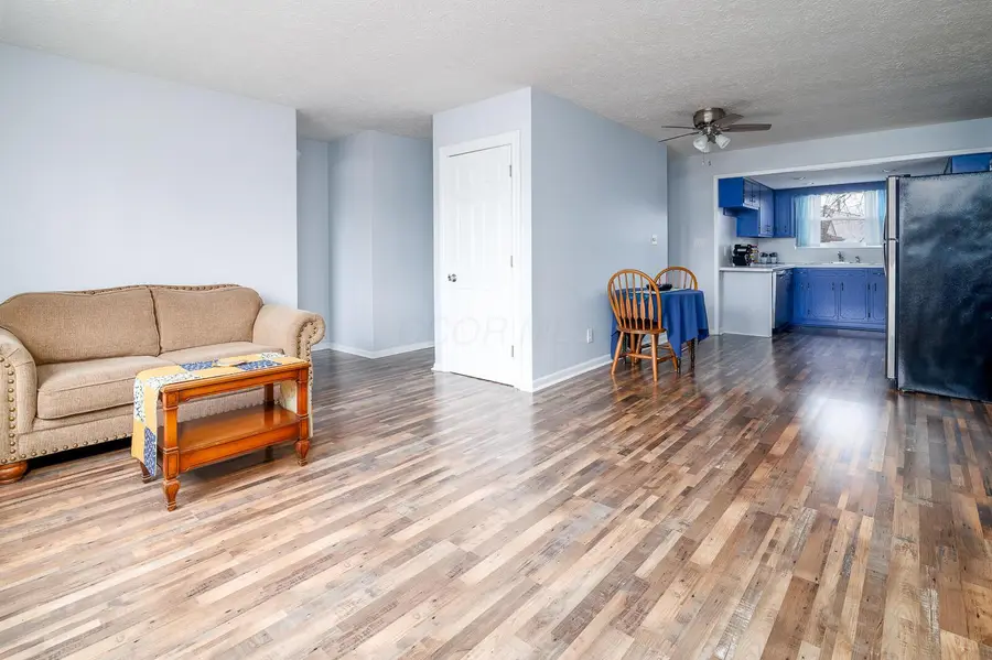 585 Hillsdale Drive, West Jefferson, OH 43162 - #3