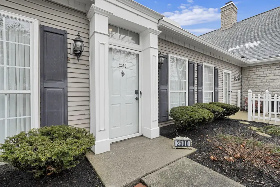 2500 Swan Drive, Grove City, OH 43123 - #2