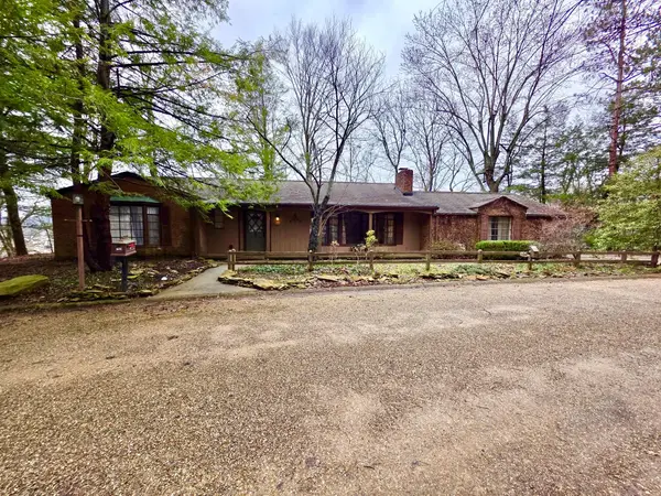 621 N Walnut Drive, Logan, OH 43138