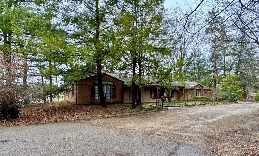 621 N Walnut Drive, Logan, OH 43138 - #2