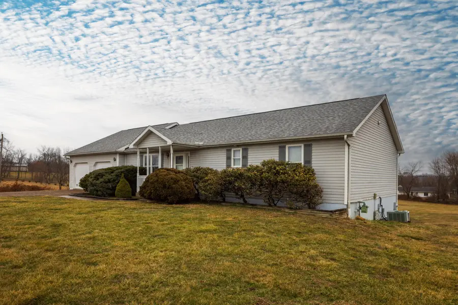 1076 Highland Drive, Albany, OH 45710 - #2