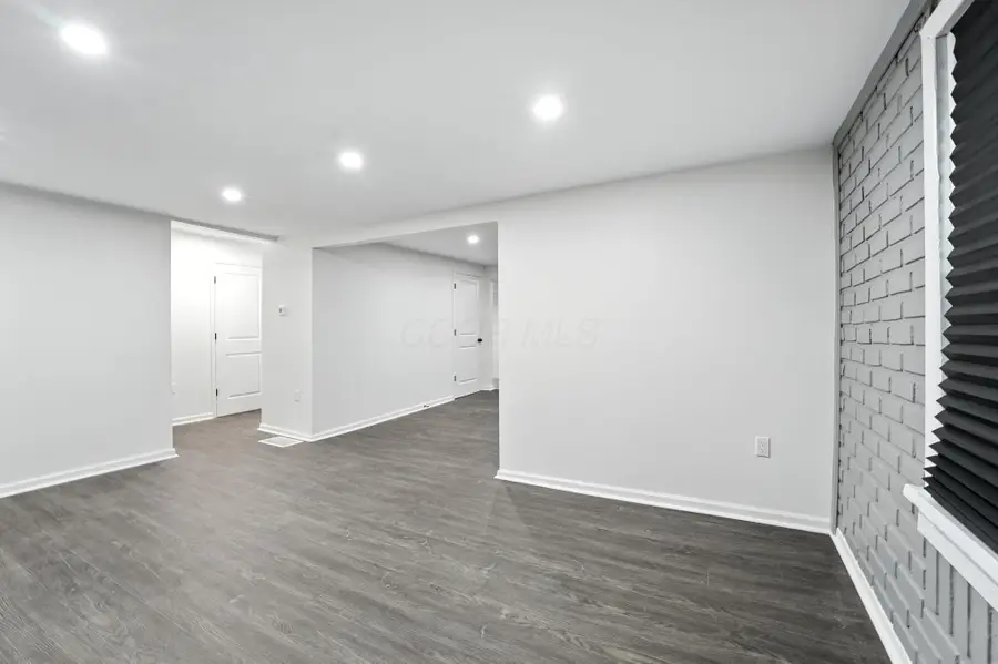 354 Fernhill Avenue, Columbus, OH 43228 - #3