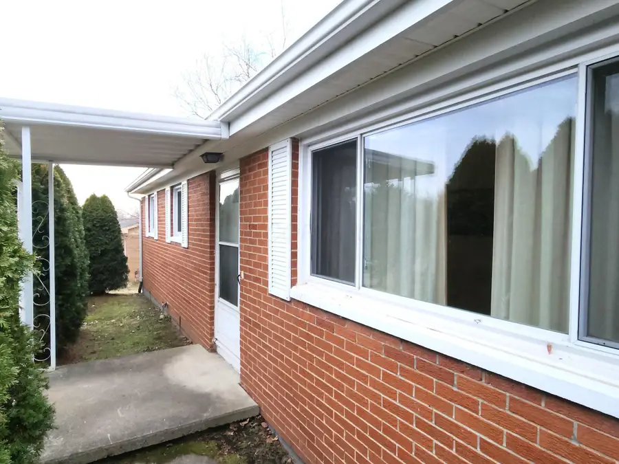 2705 Ash Drive, Springfield, OH 45504 - #2