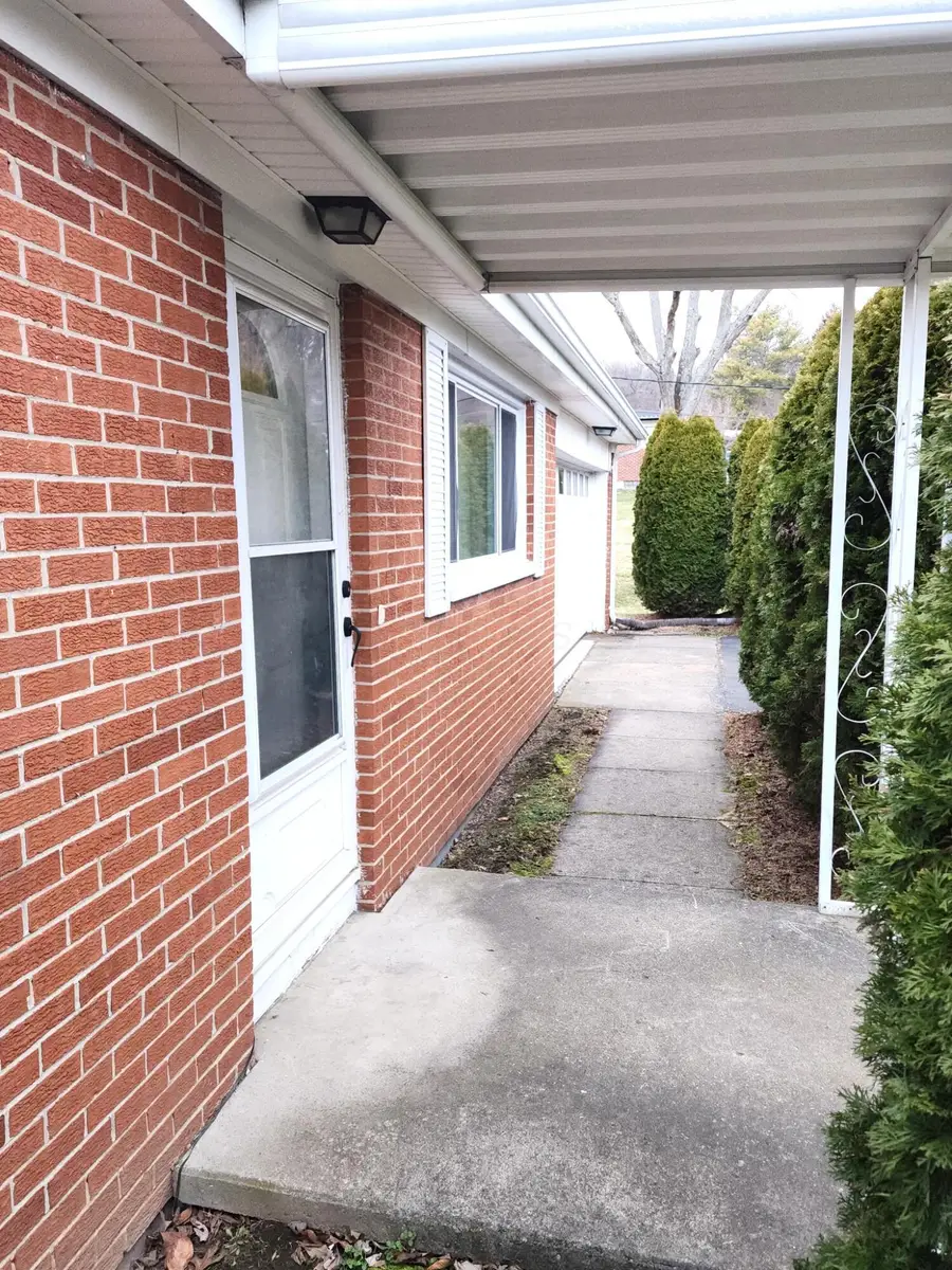 2705 Ash Drive, Springfield, OH 45504 - #3