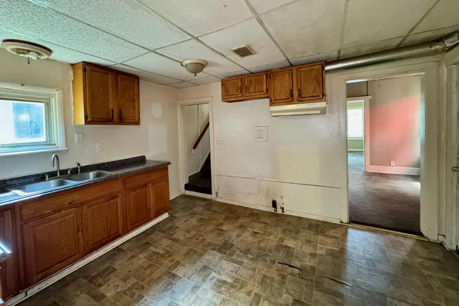 211 E Central Avenue, Delaware, OH 43015 - #3