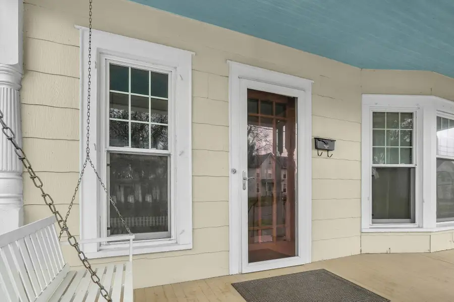 39 E Sandusky Street, Fredericktown, OH 43019 - #3