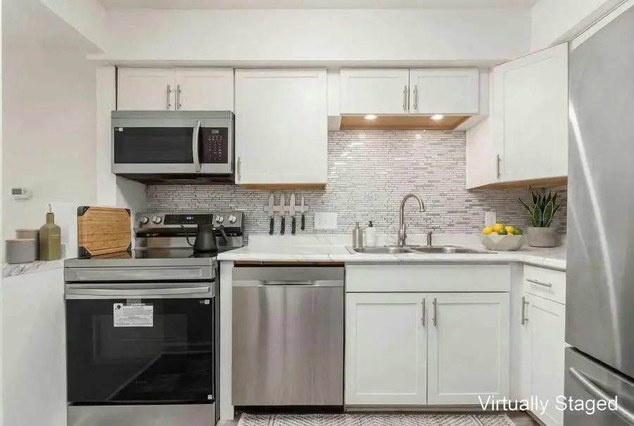 413 Shell Court E, Columbus, OH 43213 - #2