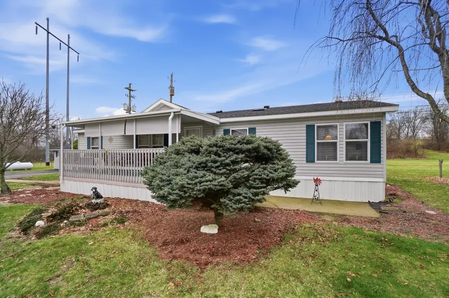 8927 Columbus Rd Road, Mount Vernon, OH 43050 - #2