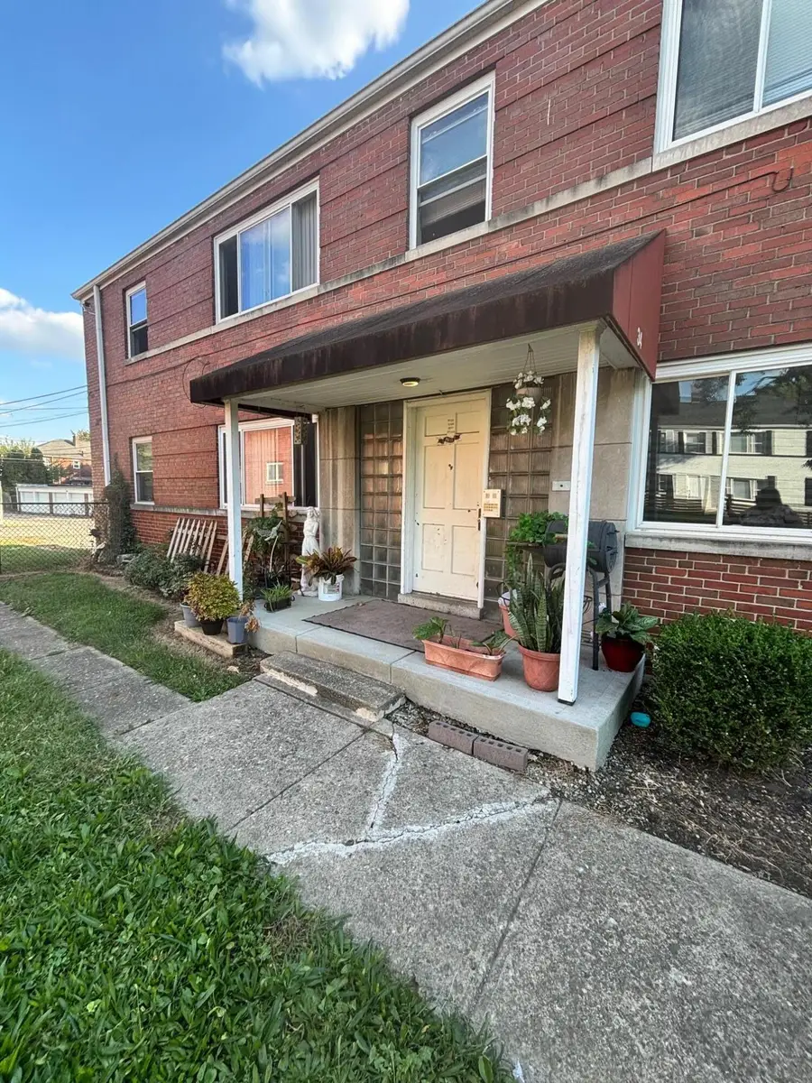 34 N Hampton Road, Columbus, OH 43213 - #2