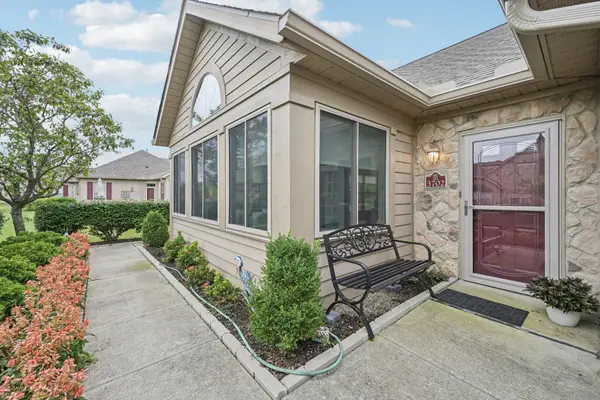 3702 Stoneway Point, Powell, OH 43065