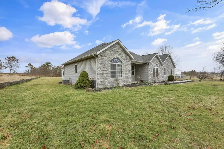 5706 Gale Road Sw, Pataskala, OH 43062 - #3