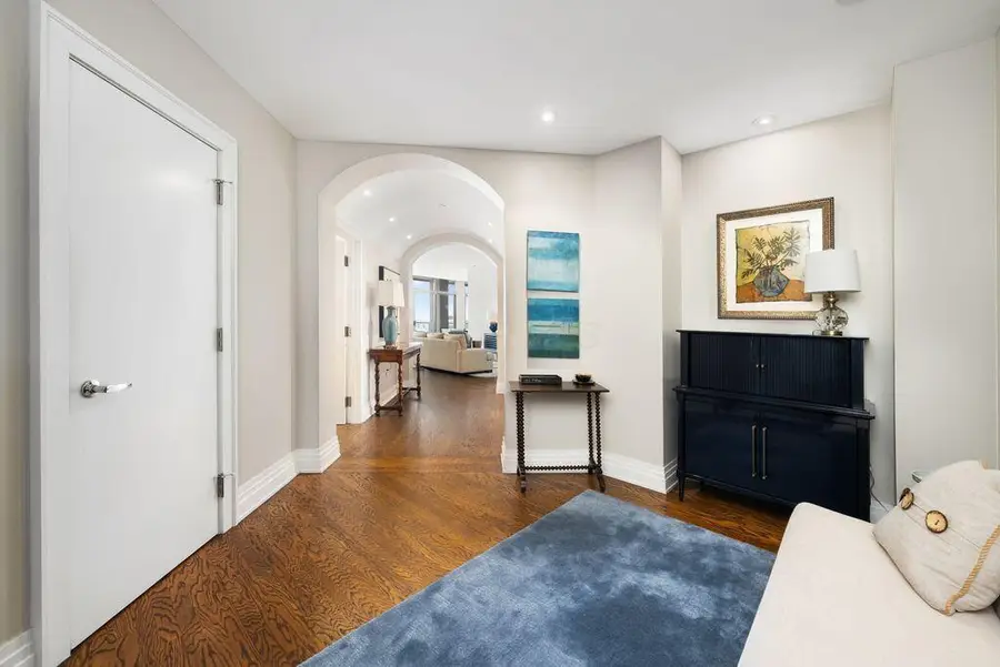 1 Miranova Place, Columbus, OH 43215 - #2